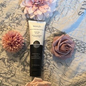 Mazi Balancing Multi Effect Facial Cleanser